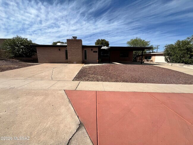 Building Photo - 7641 E Palma St