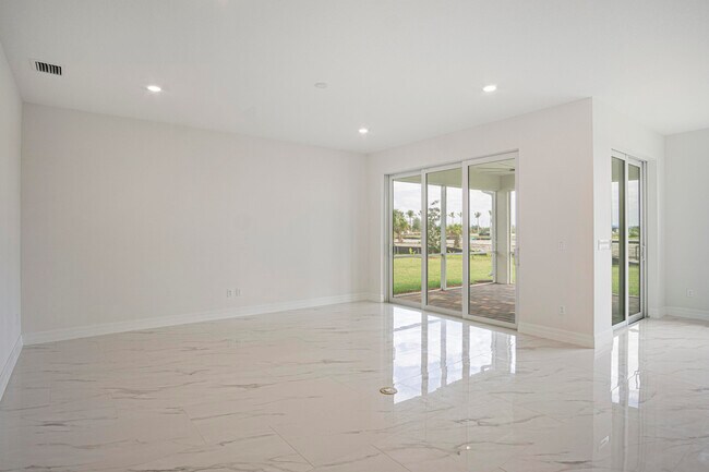 Building Photo - 10353 SW Captiva Dr