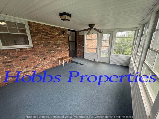 Building Photo - 1311 Lisa Ln