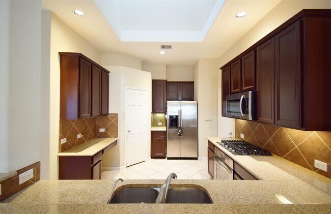 Building Photo - 2420 Quiet Arbor Ln