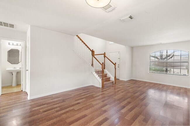 Building Photo - 3111 Holly Ranch Dr