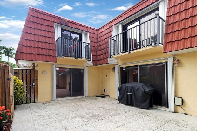 Building Photo - 9977 NW 6th Ct