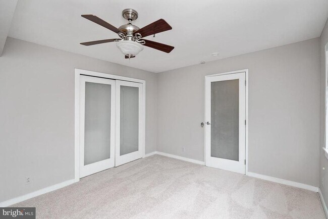 Building Photo - 7 N Christopher Columbus Blvd