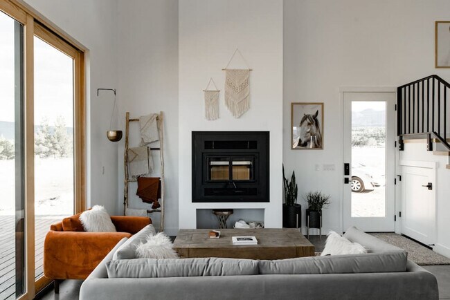 Building Photo - 2387 2500 E