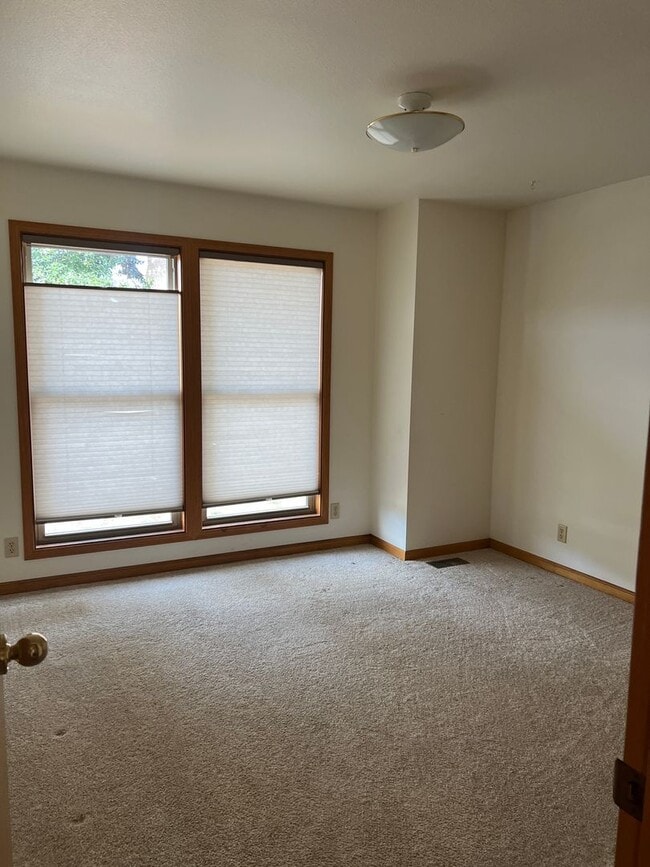 Building Photo - 1673 Calen Ln