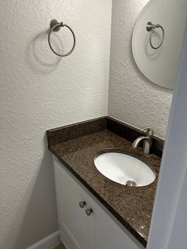 Building Photo - Remodeled Beachside Townhome-Steps from the Beach