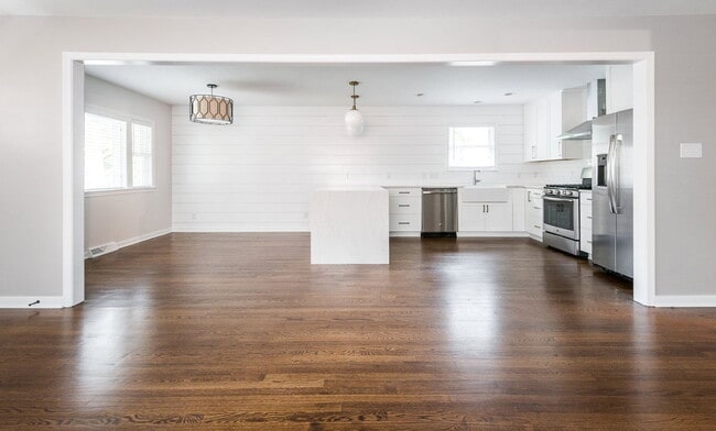 Building Photo - 4808 Hanover Ave