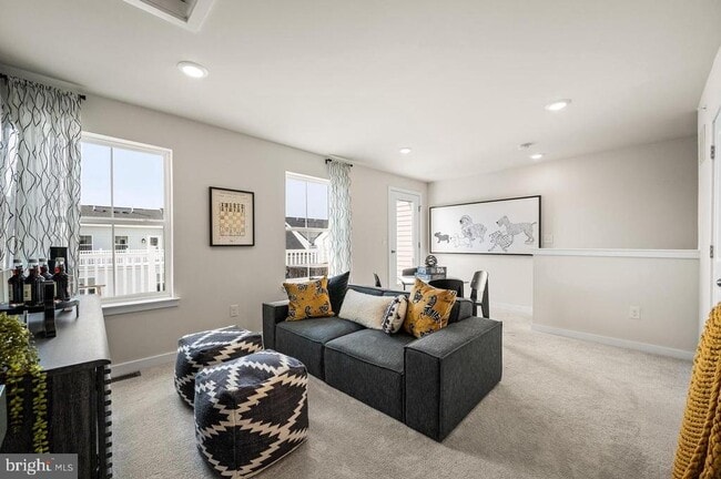 Building Photo - 35 E Front St