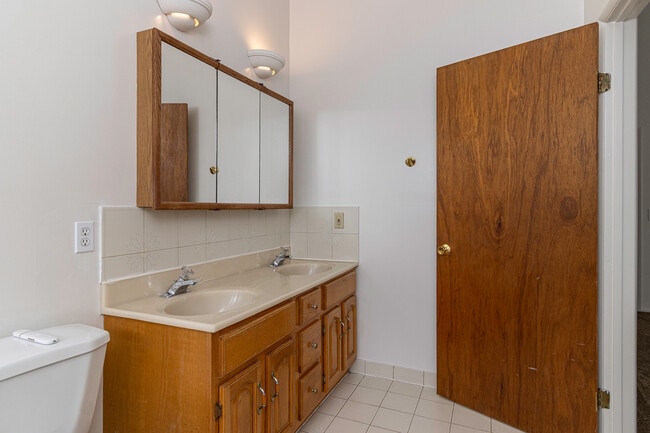 Building Photo - 4130 Vinton Ave