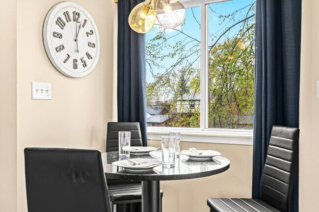 Building Photo - 18435 Sharon Ln