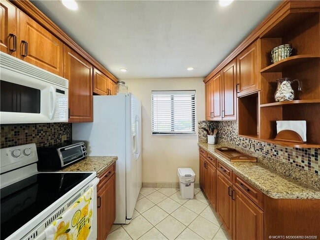 Building Photo - 10102 S Ocean Dr