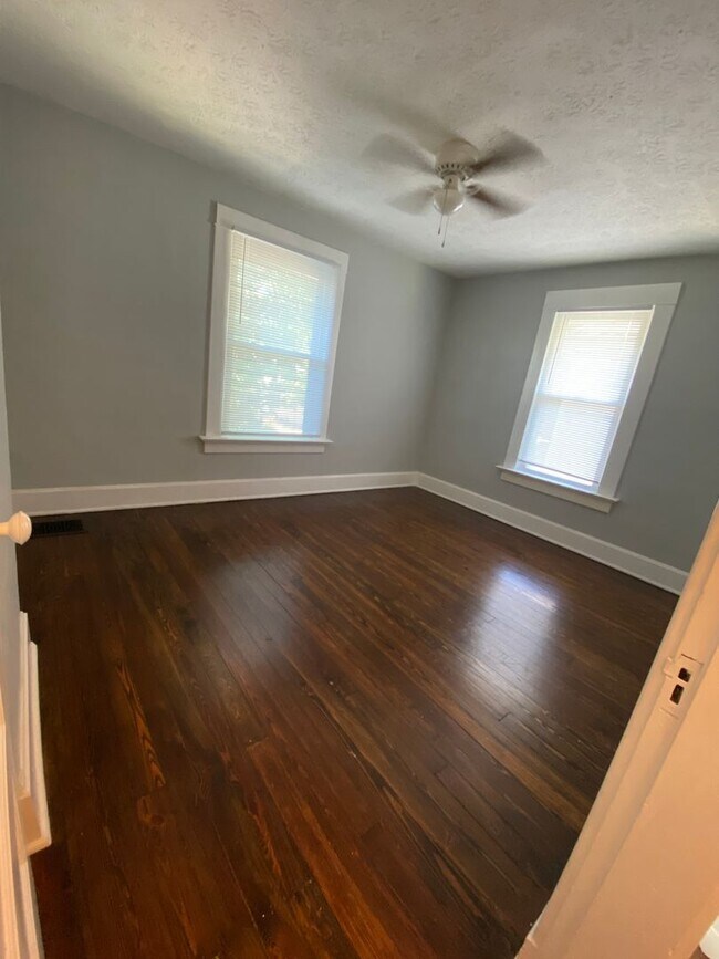 Building Photo - 337-339 Mithoff