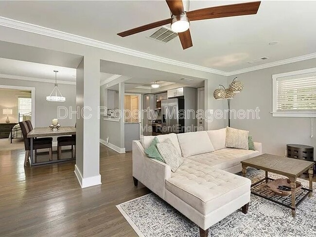 Building Photo - 2526 Brentwood Rd