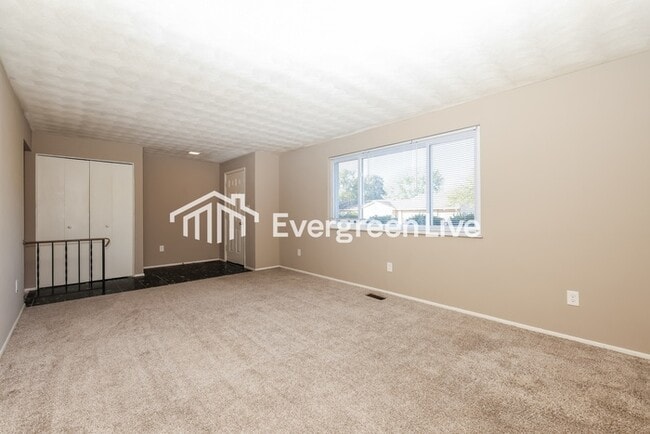 Building Photo - 755 Ellsworth Dr