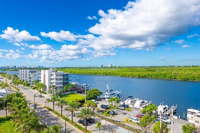 Building Photo - 3111 N Ocean Dr