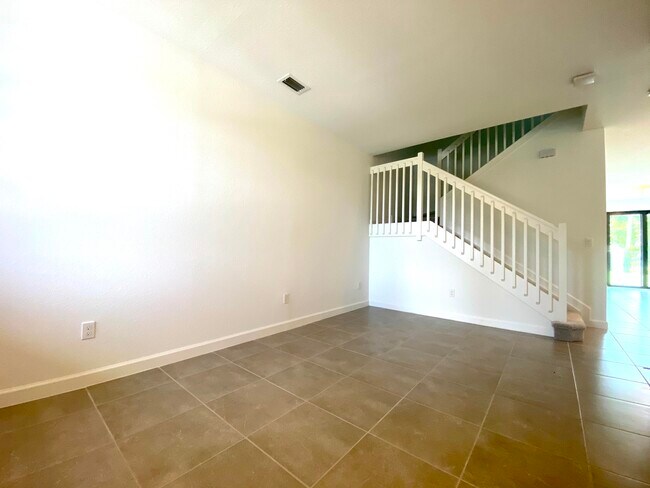 Building Photo - 13090 Anthorne Ln