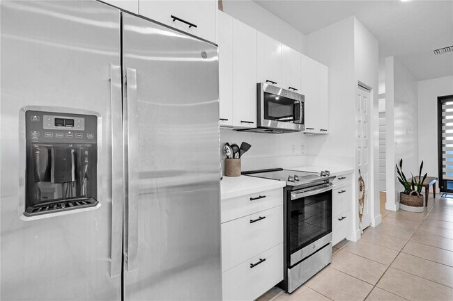 Building Photo - Northwest 104th Avenue, Doral, FL 33178 - 3 BR 2 BA condo