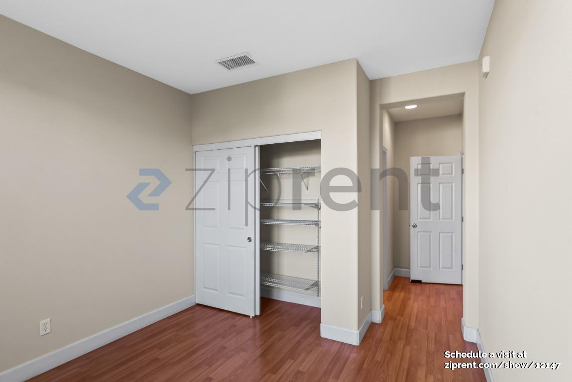 Building Photo - 2130 Klassen Wy