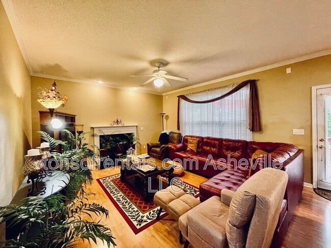 Building Photo - 51 Yorktown Cir