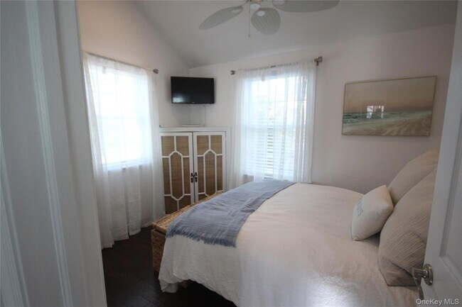 Building Photo - 49 Fanning Ave