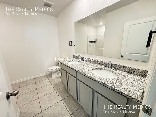 Building Photo - 320 Mariana Way