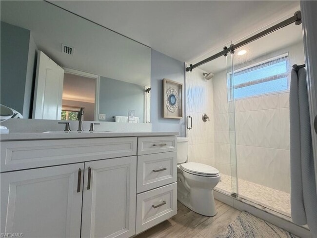 Building Photo - 960 7th St S