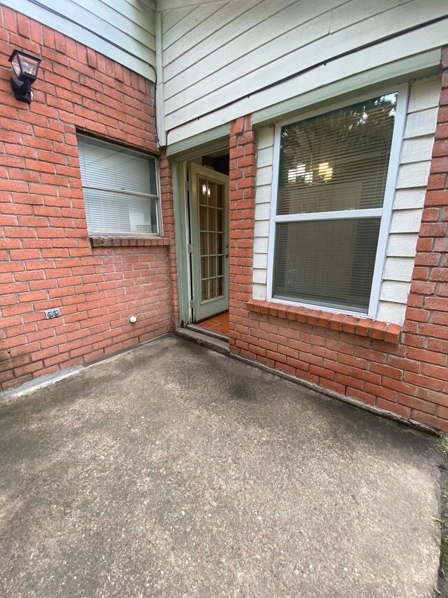 Building Photo - 4238 Field Meadow Dr