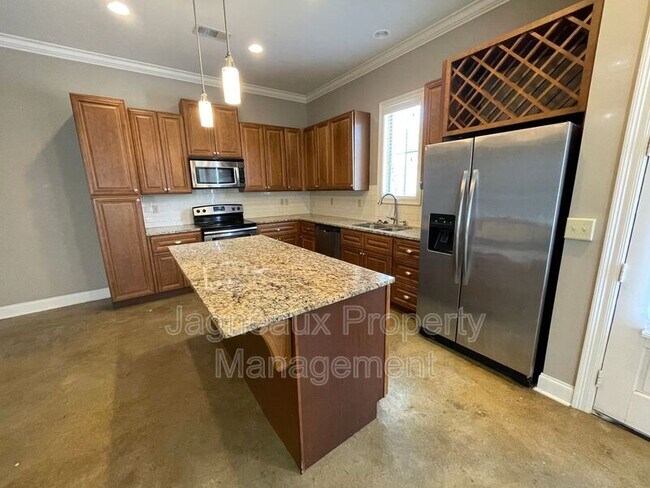 Building Photo - 107 Hargrave Dr