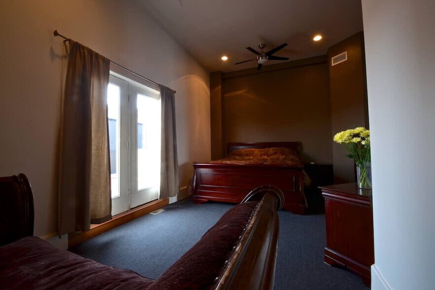 Building Photo - 1541 N Milwaukee Ave