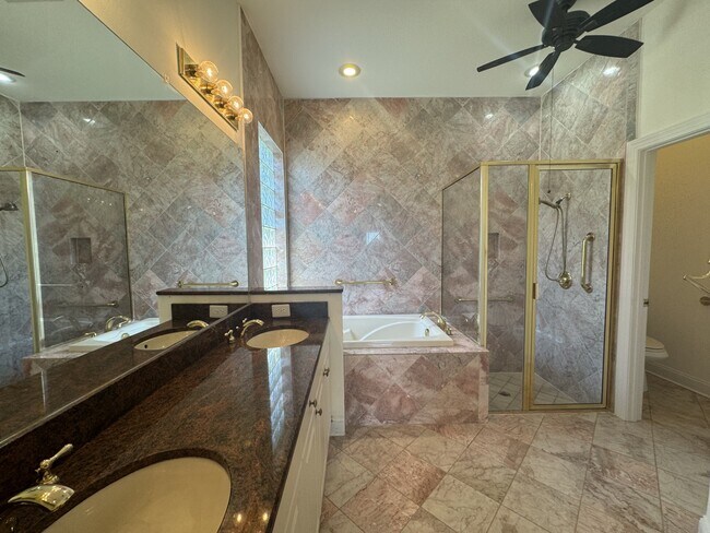 Building Photo - 333 Cipriani Way