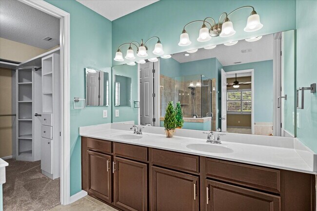 Building Photo - Executive Home For Rent!!!!