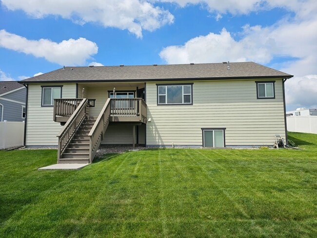 Building Photo - 6953 Hitching Post Ln