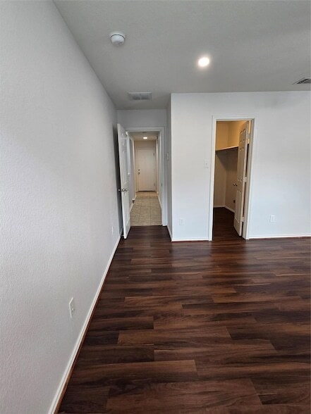 Building Photo - 1124 Hyde Park Dr