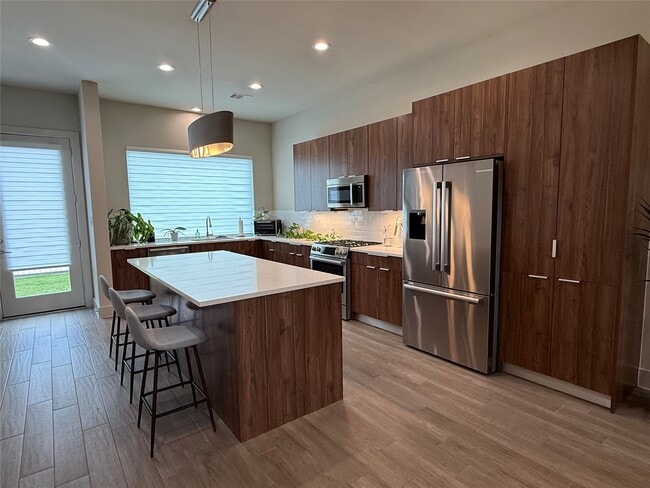 Building Photo - 6820 Rocinante Ln