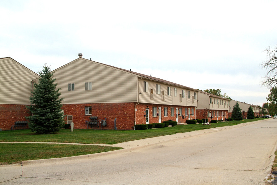 Goddard Court Apartments - Goddard Estates