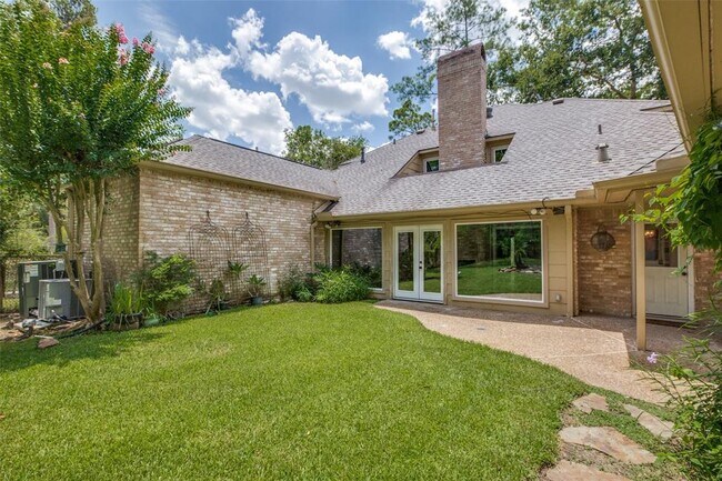 Building Photo - 211 Briarpark Dr