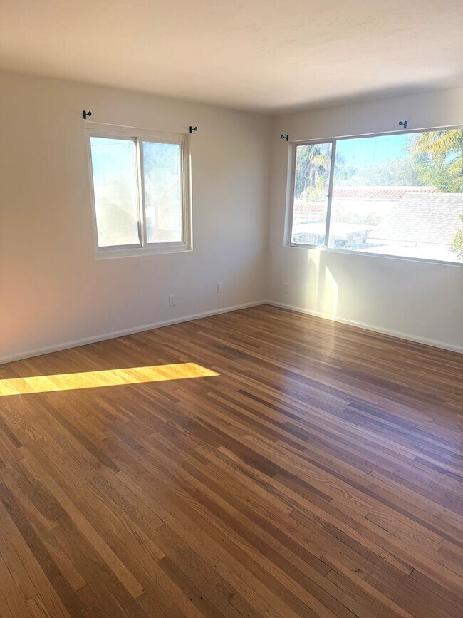 Building Photo - 1715 Chino St