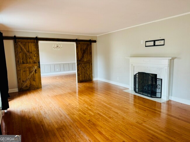 Building Photo - 110 Pine St