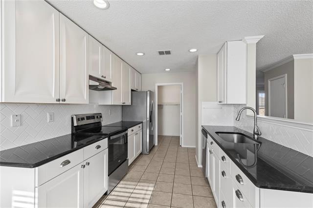 Building Photo - 1543 Englewood Dr