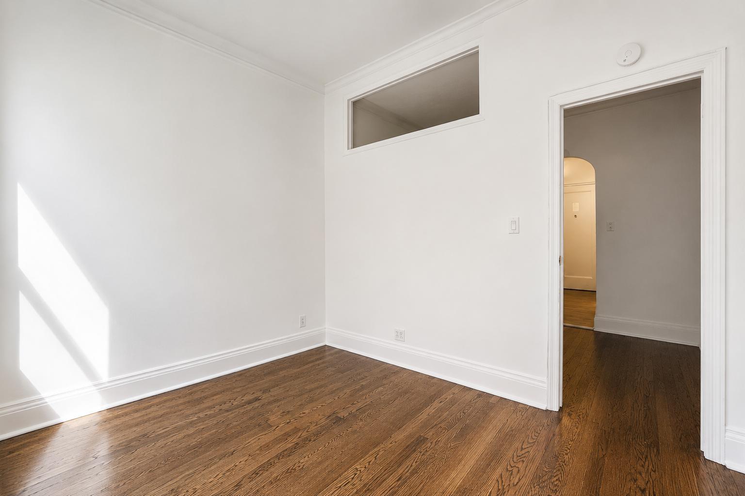 Building Photo - 156 E 85th St