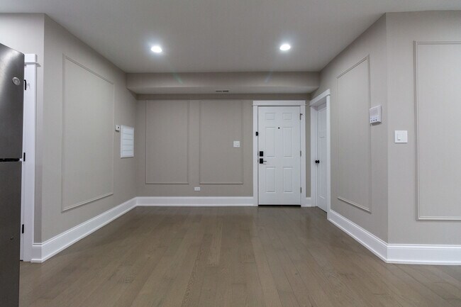 Building Photo - 2817 N Talman Ave