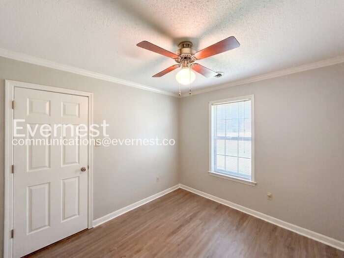 Building Photo - 75 Cottonwood Dr