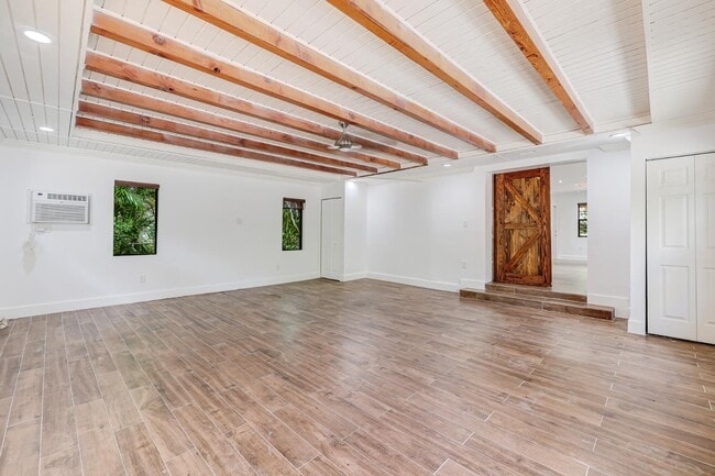Building Photo - 7620 SW 59th Ave