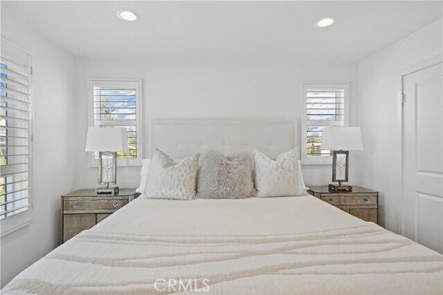 Building Photo - 23201 W Canterbury Way