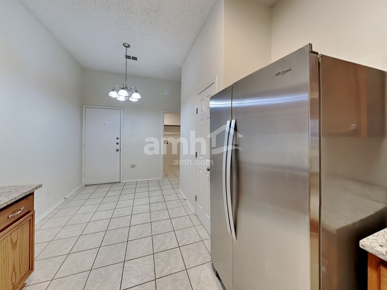 Building Photo - 1041 McKavett Dr