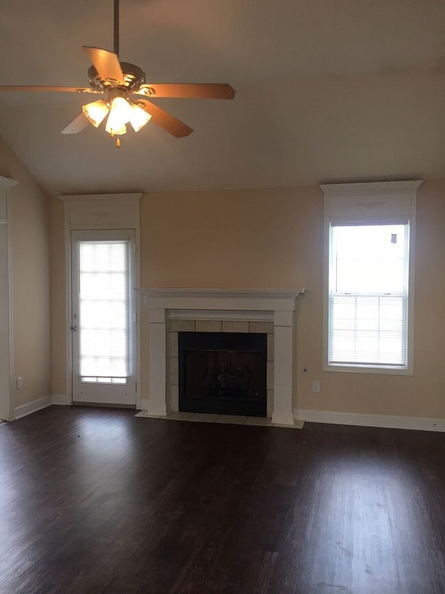 Building Photo - Coming Soon 3 bedroom 2 bath