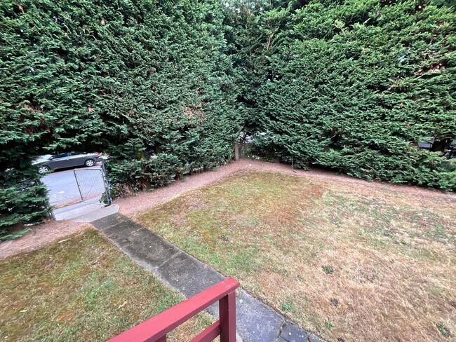 Building Photo - $500 Move In Special - Beautiful 3-bedroom...