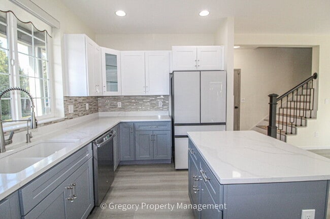 Building Photo - Beautiful and Modern Two-Story Home in Great Millcreek Location! 3 Bedrooms, 2.5 Bathrooms, Spaci...