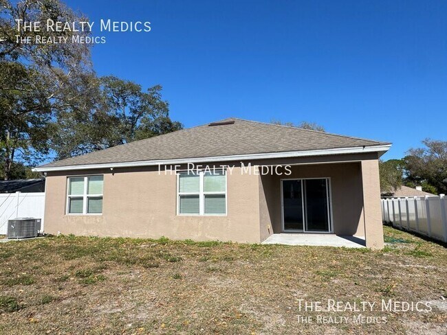 Building Photo - 1028 Salina St SE