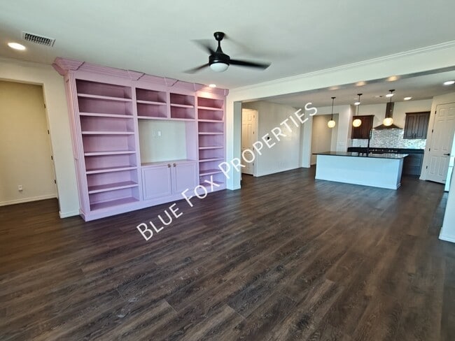 Building Photo - 8454 N Lone Ranger Rd